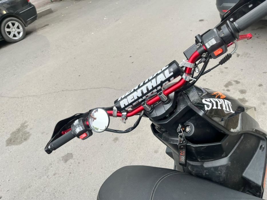 Продам скутер м8 про
