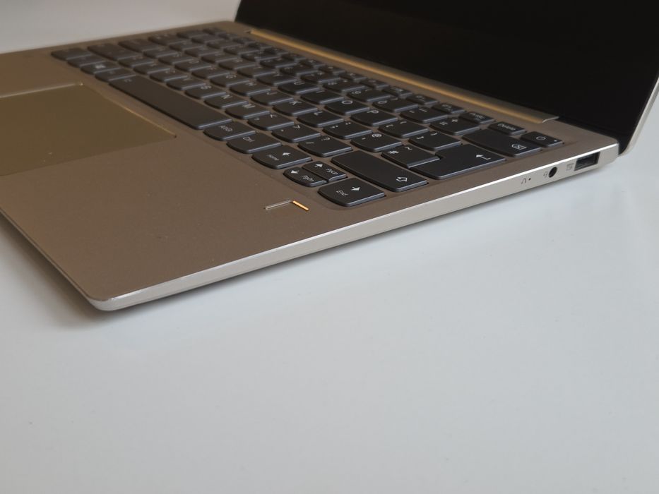 Laptop Lenovo Ideapad 720s cu i5, 256Gb, 8Gb Ram, display FullHD