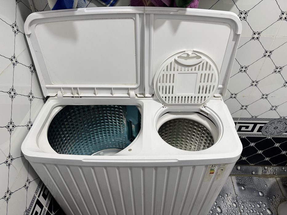 Kir moshina sotiladi