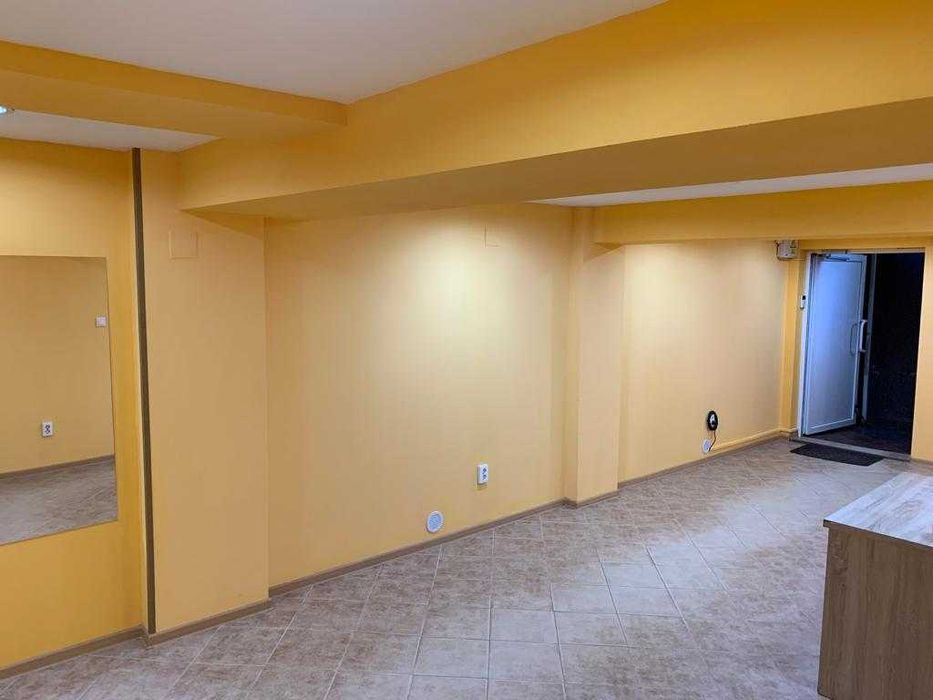 Spatiu comercial/birou ultracentral vizavi de magazinul Sugas demisol