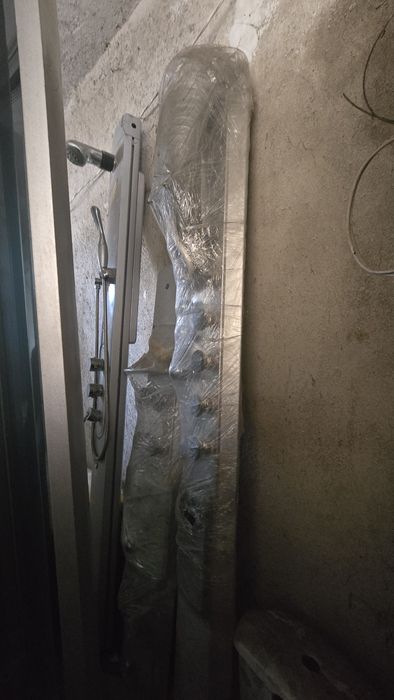 Хидромасажни душ кабини 2бр. леви