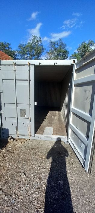 Container maritim depozitare