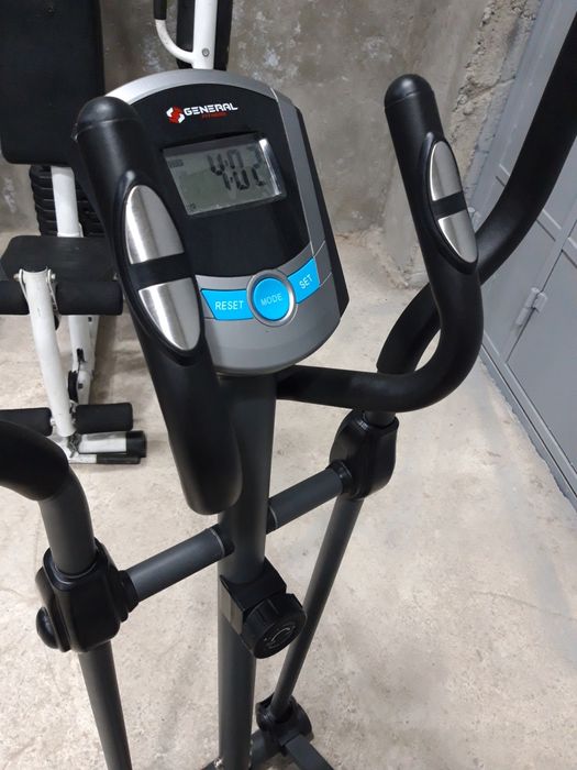 Тренажер. Велотренажер. Лыжи. Элипстренажер.