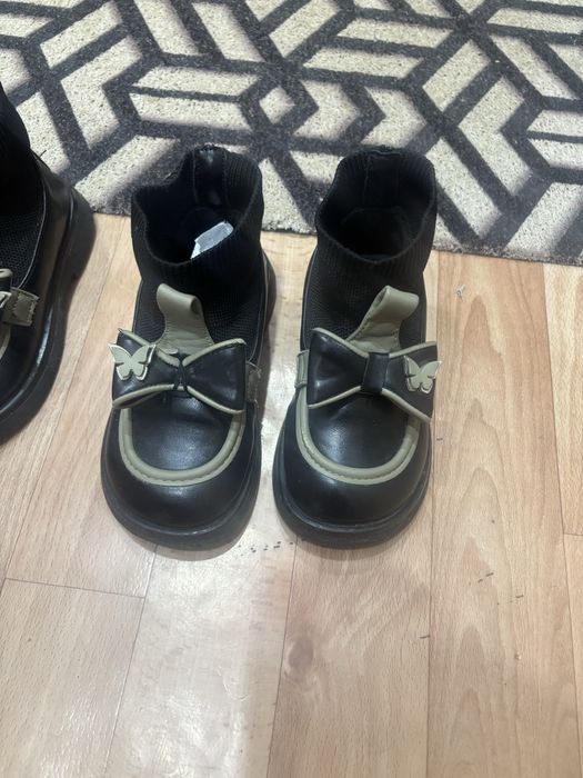 Продам детскую обувь