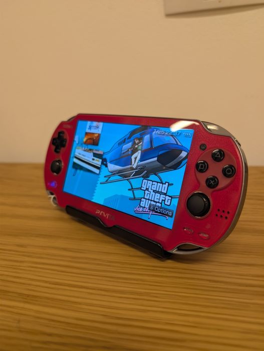 Playstation Vita OLED, Modat, 1500 jocuri, 10 in 1