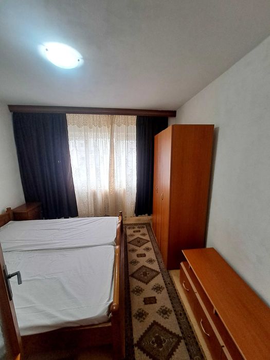Proprietar ofer spre inchiriere apartament 2 camere confort 1 decomandat