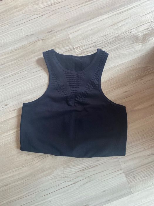 Дамски спортни бюстиета Under Armour / My Protein / Newletics /Genezis