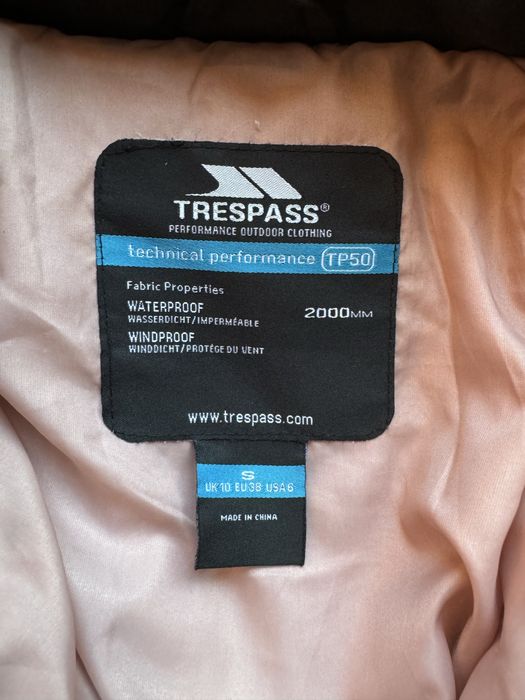 Дамско зимно яке Trespass