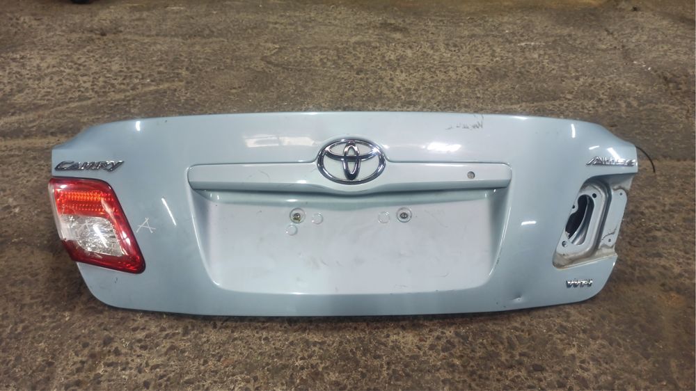 Крышка багажника Камри 40