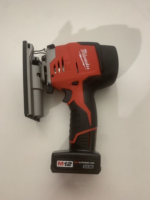 Milwaukee M12 JS pendular