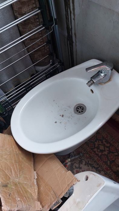 Продам раковину и биде