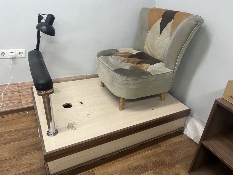 педикюрное кресло с подставкой