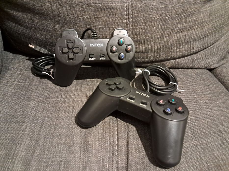 Set de 2 gamepad-uri Intex, cu fir