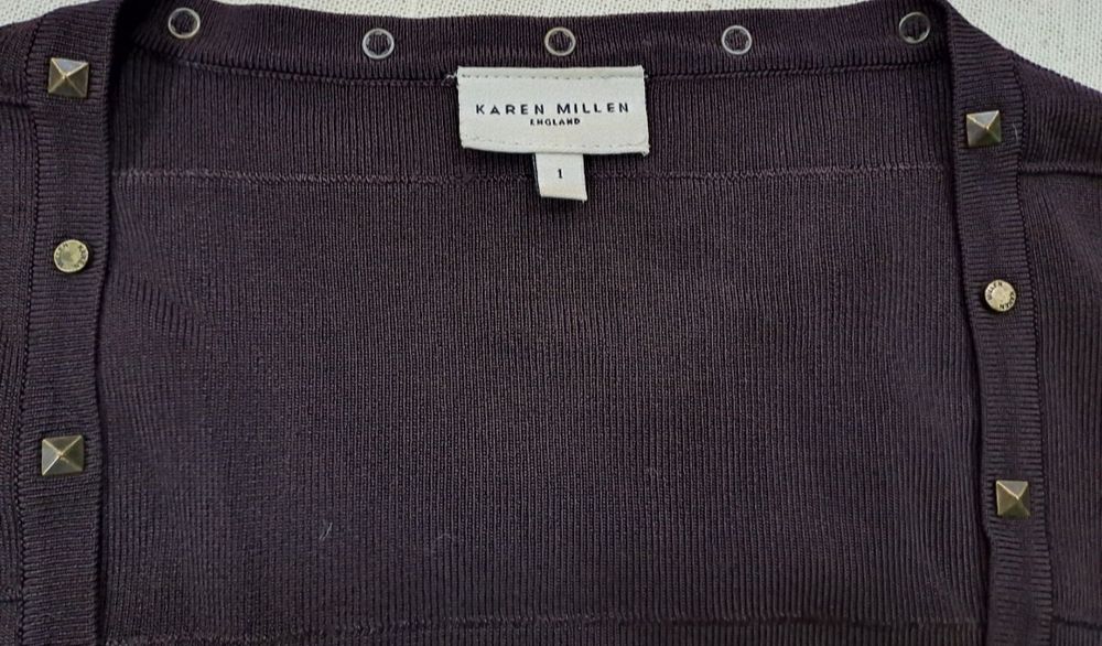 Две маркови блузи