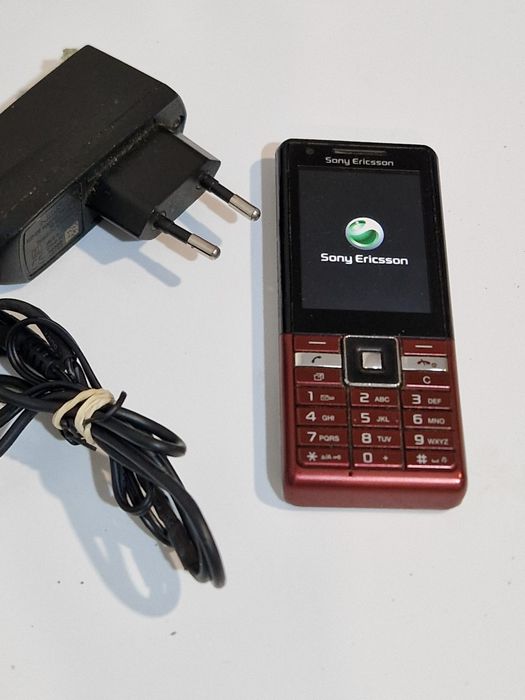 Telefon Sony Ericsson fara capacul de la baterie