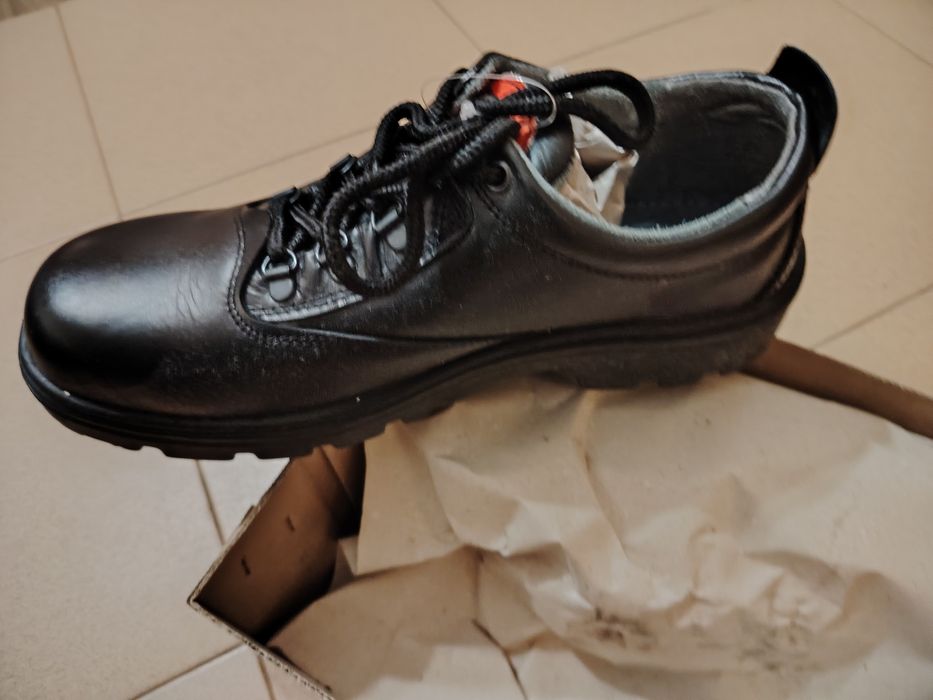 Работни обувки и кубинки