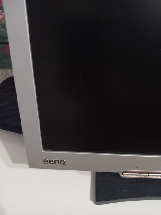 Vând monitor BENQ de 17" în perfectă stare de functionare, 9 din 10