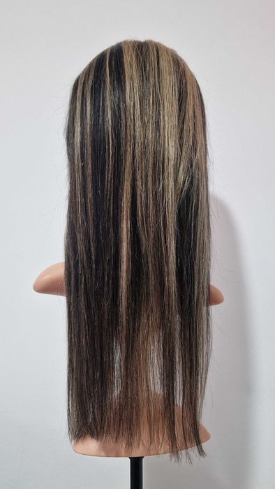 Естествена черна перука с руси кичури - 55 см, дантелена зона 4х4