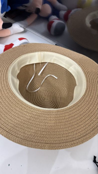 Женская шляпа отдых