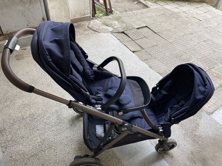 Количка за близнаци