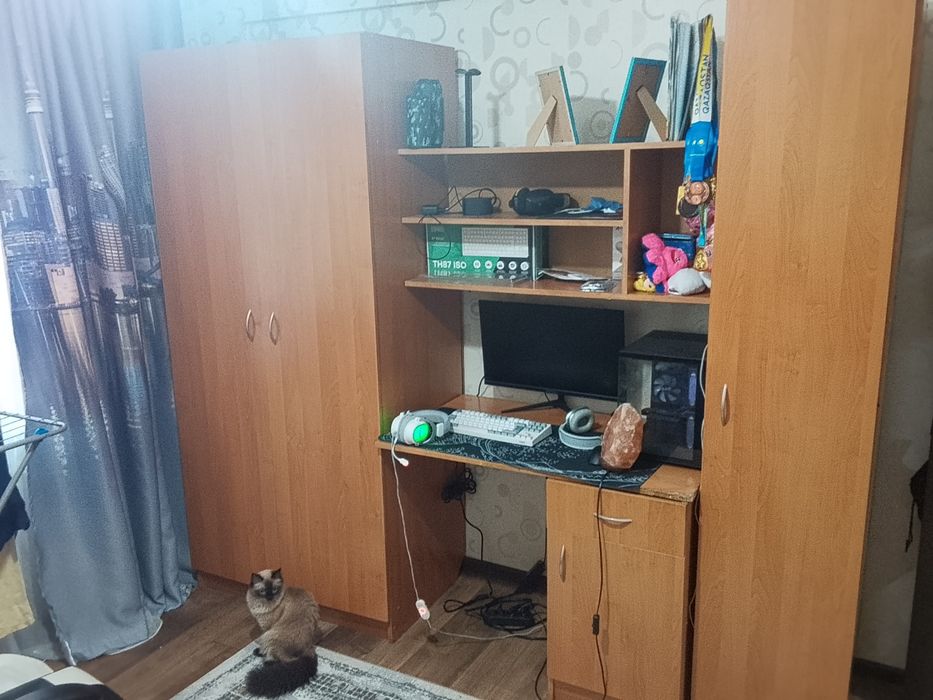Продам мебель учебный стол