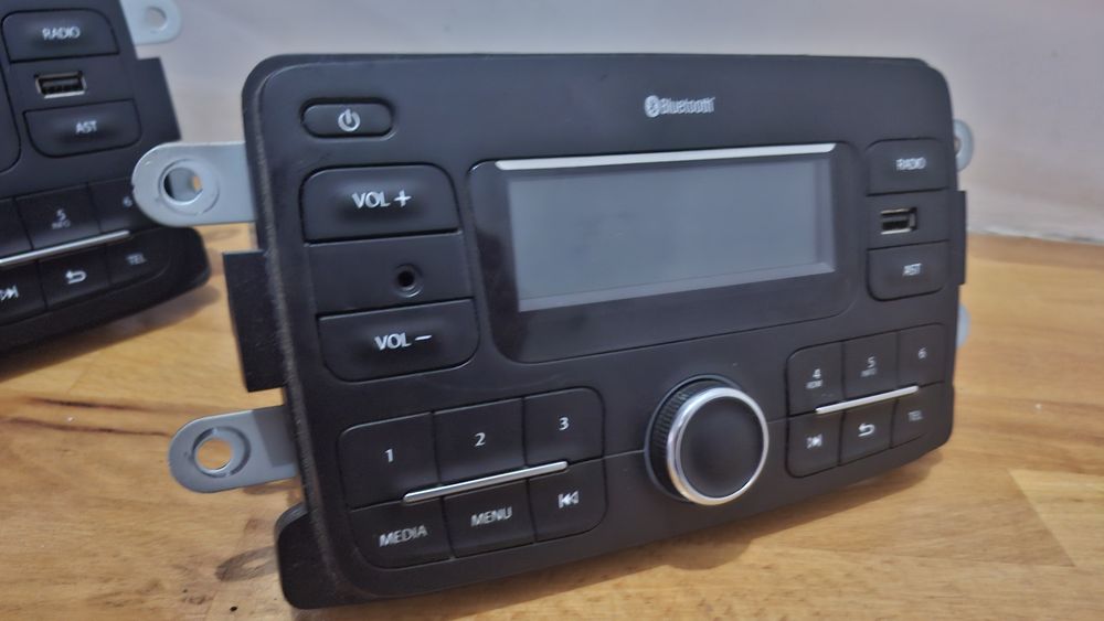 Radio auto Renault &Dacia cu Bluetooth și USB