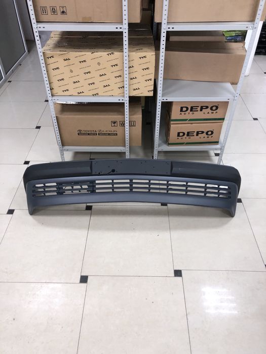 Бампер передний Турция Мерседес 124 Ешка