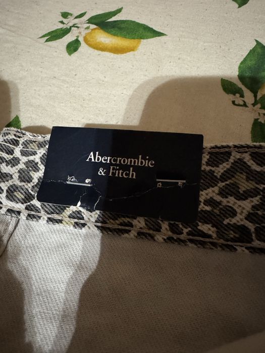 Blugi Abercrombie & Fitch
