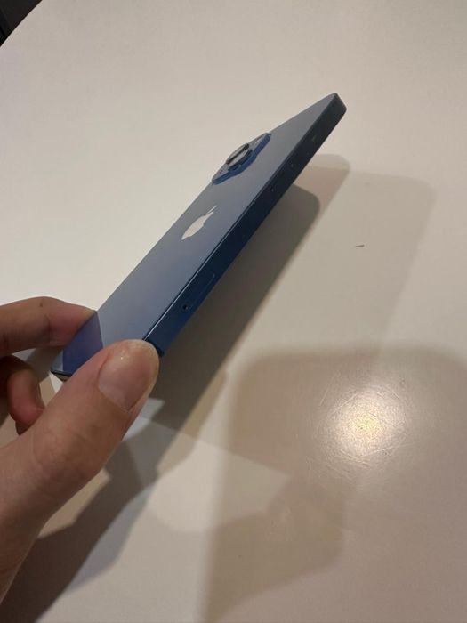 Продам айфон 13