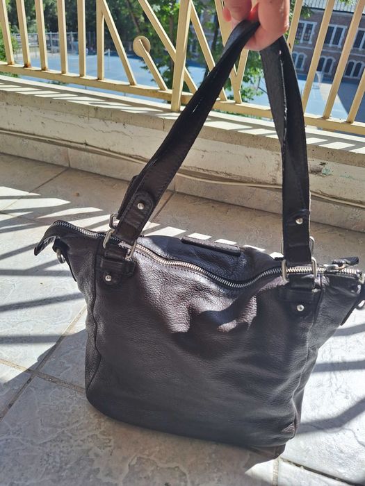 Дамска кожена чанта Liebeskind