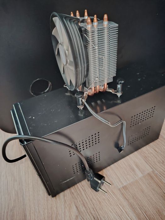 Продам ибп SVC V-1500-L-LCD