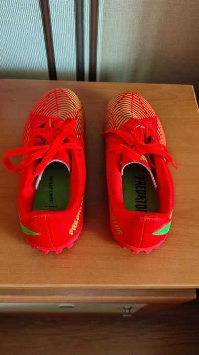 Футболни обувки (стоножки) Adidas Predator