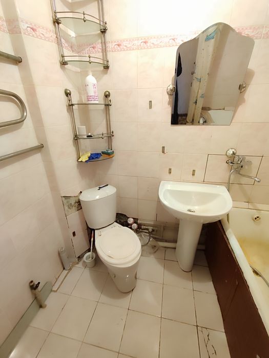 Продается  3-комн (5-18, 4 эт)