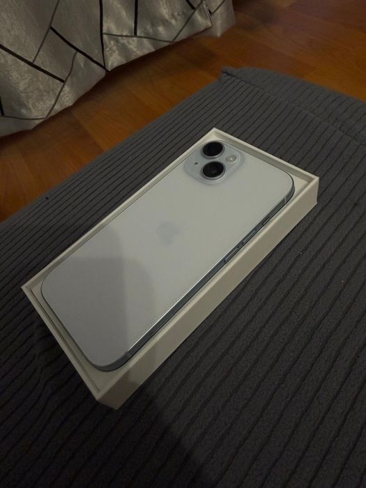 Vand iphone 15 128GB