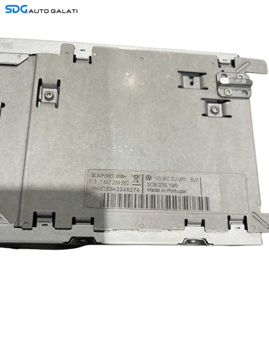 Radio CD Player Fara Safe Code Volkswagen Scirocco 2008 - 2017 Cod 3C8035195 [C3876]