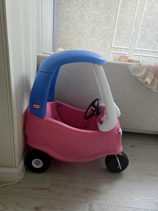 Машина каталка Little Tikes