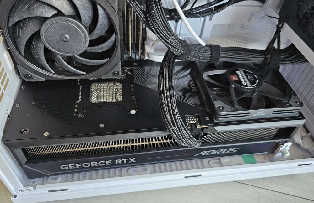 Gigabyte AORUS Master RTX 5090, 32GB GDDR7, 512-bit