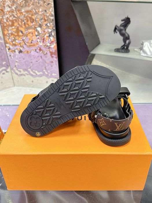 Луксозни дамски сандали - Louis Vuitton 38 и 39 номер
