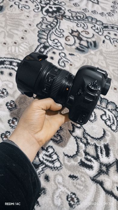 Canon 6D full-frame kamera sotiladi