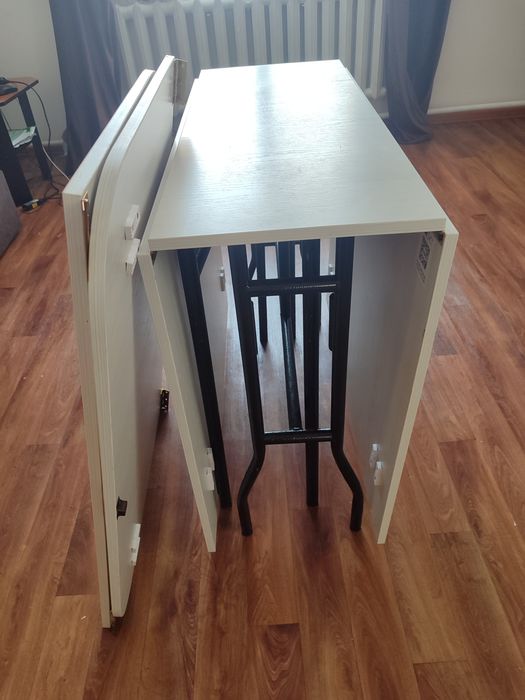 Продам стол складной 3 м.