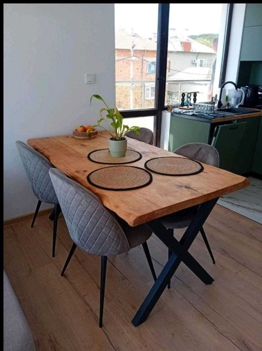 Метални стойки за маса и пейка