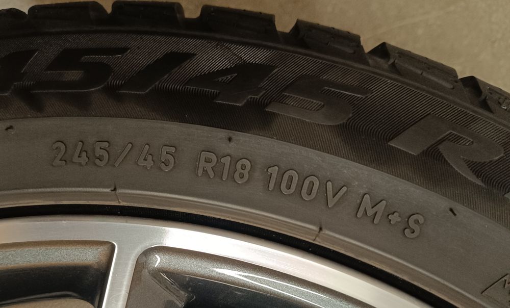 Оригинални джанти с гуми зимни 18 цола за Bmw G30 G31 дот 2021г