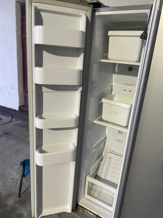 Холодильник Samsung.