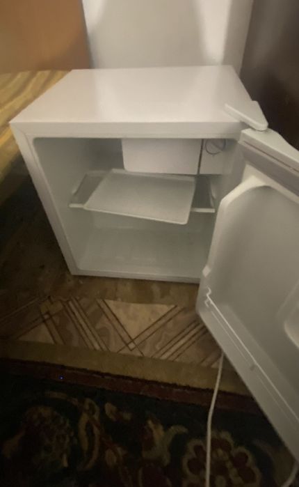 Продам мини холодильник