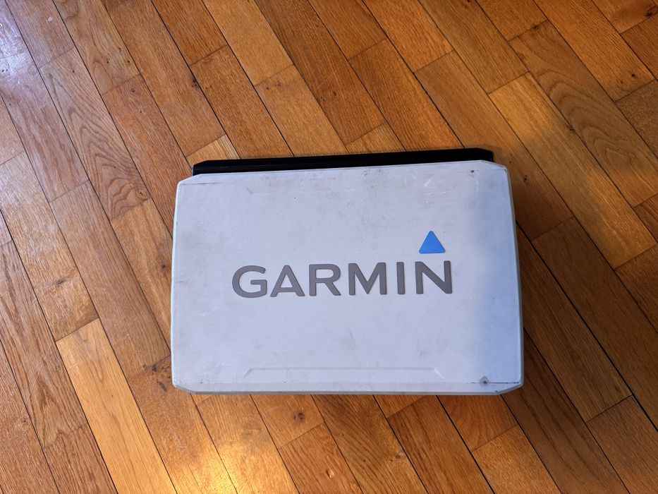 Sonar Garmin Echomap Ultra 122SV