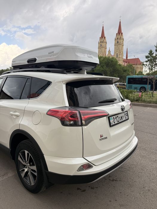 Toyota RAV4 2016 г