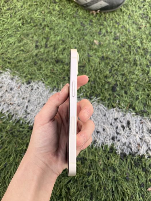 Продам 13 айфон