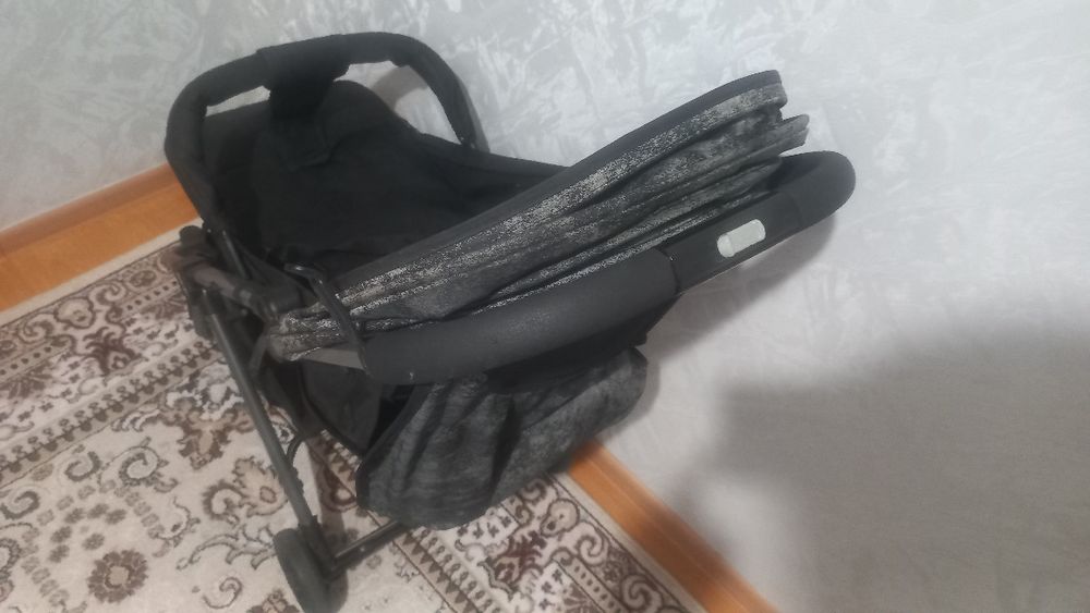 Продам детскую коляску