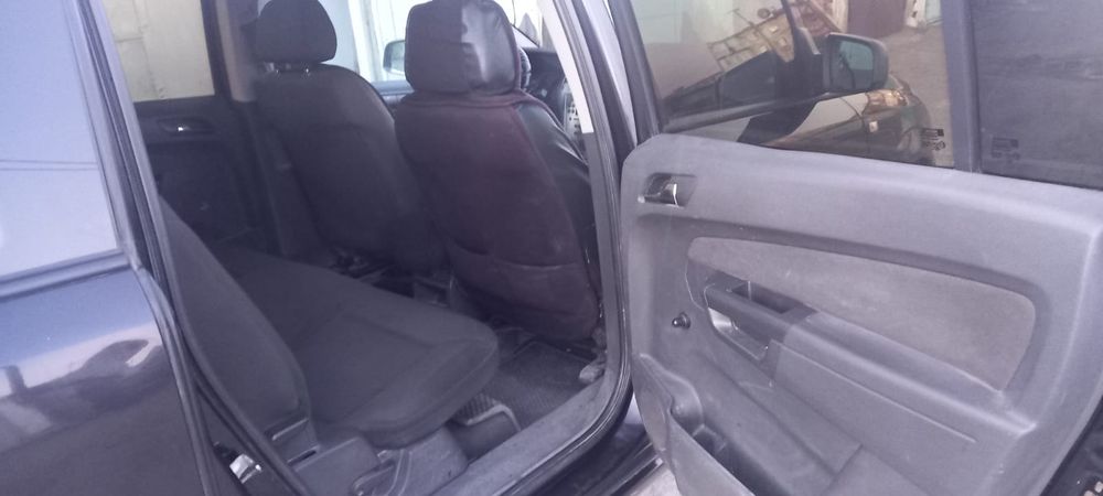 Продам Опель Зафира б