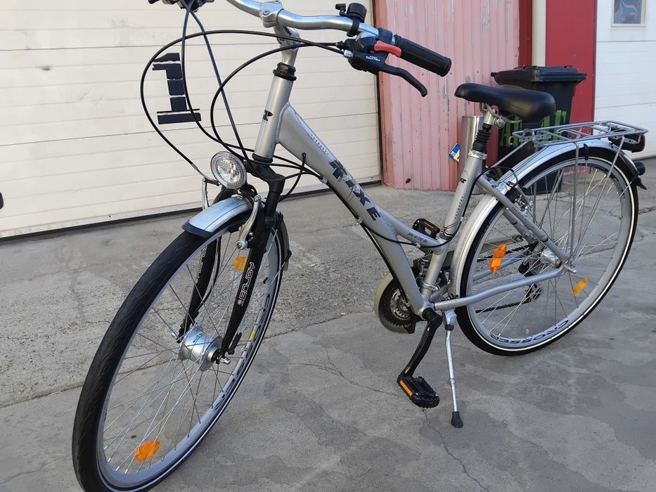 Vând bicicleta din aluminiu pentru damă